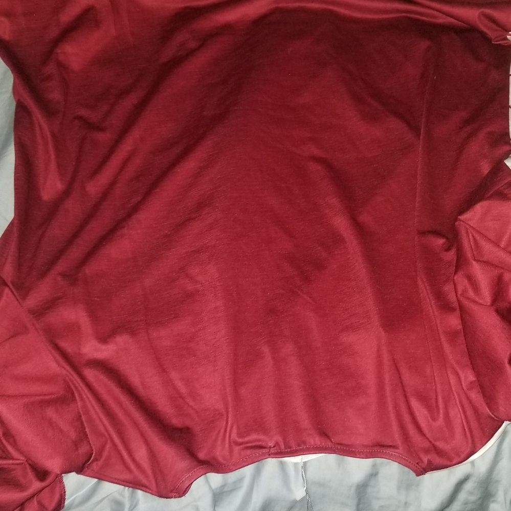 Beautiful shirt - Picture 2 of 3